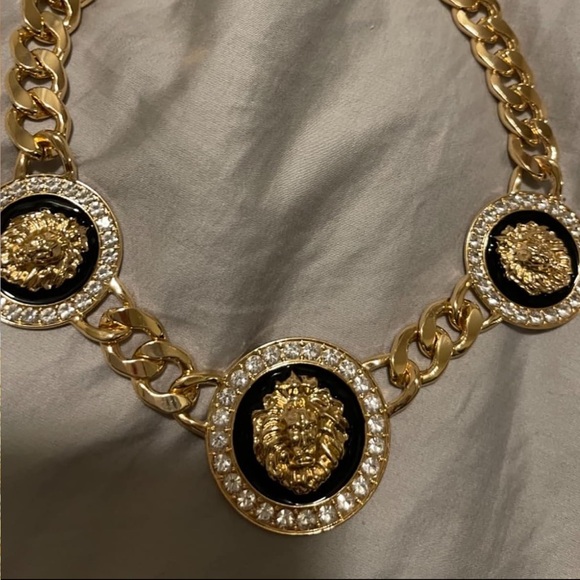18k Vermeil Luxe Lion Necklace with Versace Vibes - Picture 5 of 5